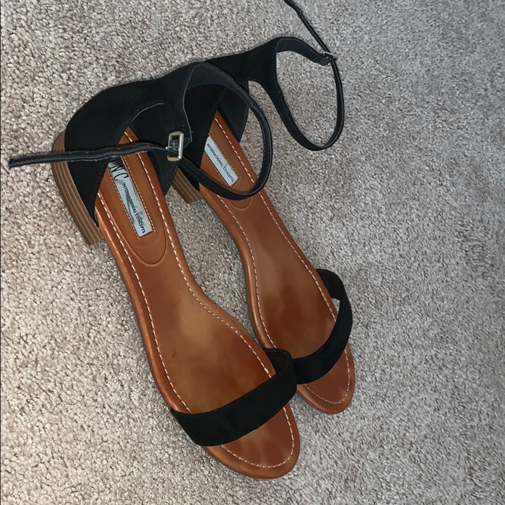 Black sandals - Picture 2 of 4